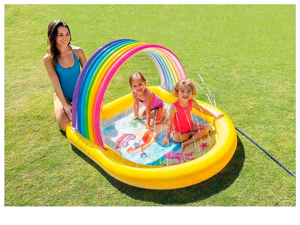Alberca inflable para bebé color amarillo con arco iris aspersor de agua.