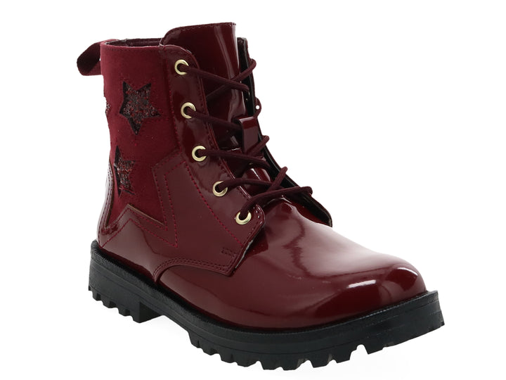 Botas rojas de charol con detalles de estrellas y suela negra track.