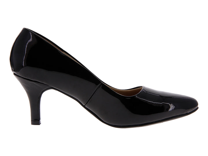 Zapato de tacón negro brillante para mujer estilo clásico.