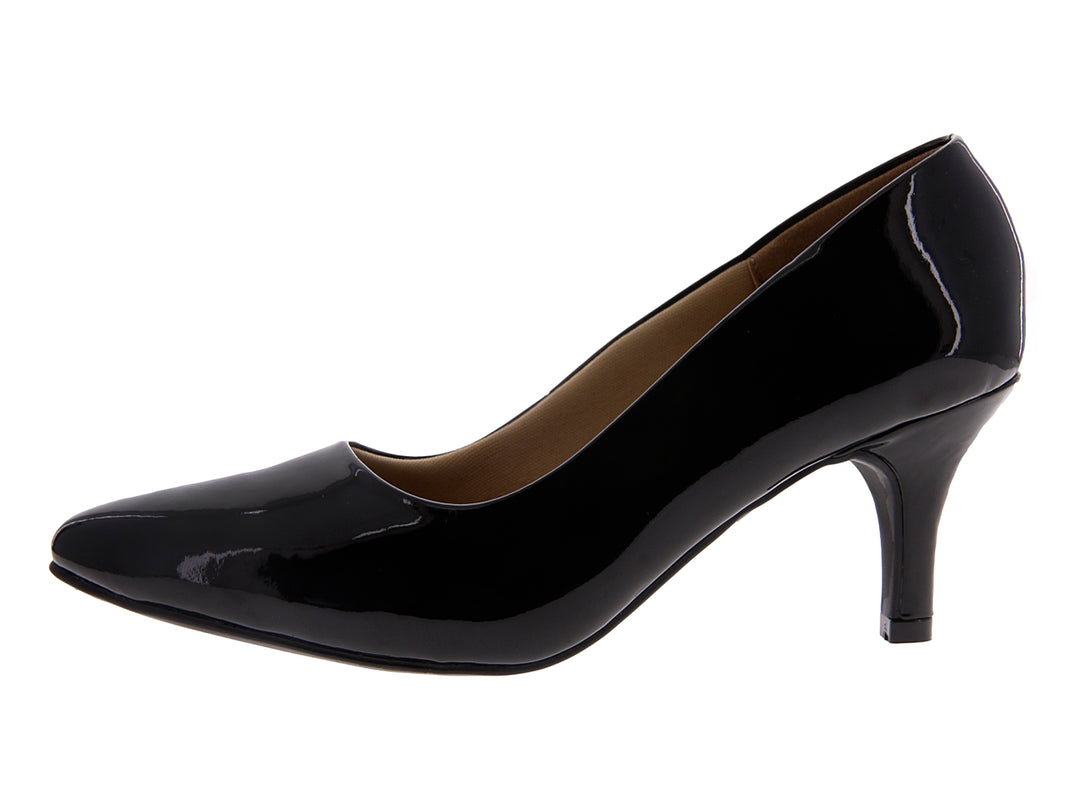 Zapato de tacón negro brillante para mujer estilo clásico.