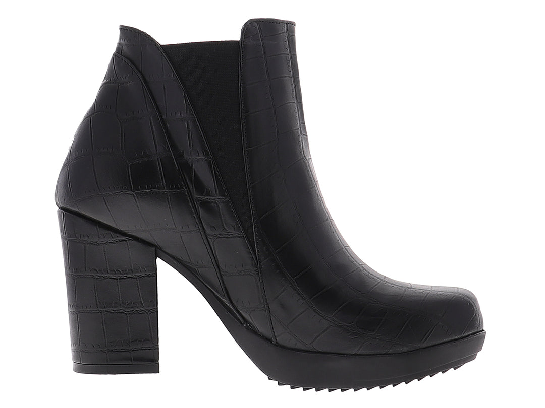 Botines negros para mujer con tacón cuadrado y textura de piel de cocodrilo.