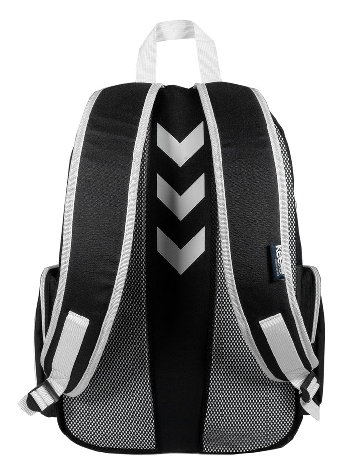 Mochila escolar color negro con detalles en gris y blanco, marca KeePack.