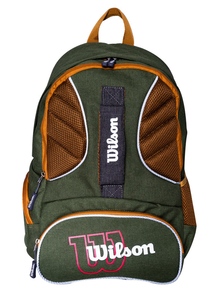 Mochila escolar Wilson de color verde oliva y café con detalles en blanco.