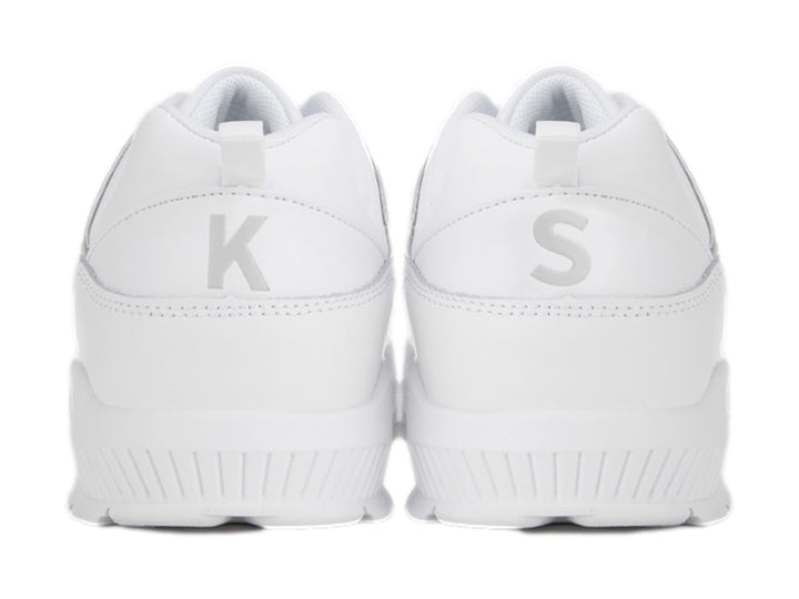 Tenis deportivos K-Swiss color blanco con detalles en gris para niño.
