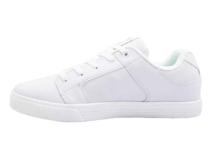 Tenis blancos de corte bajo marca DC Shoes con logotipo gris en el lateral y suela blanca.