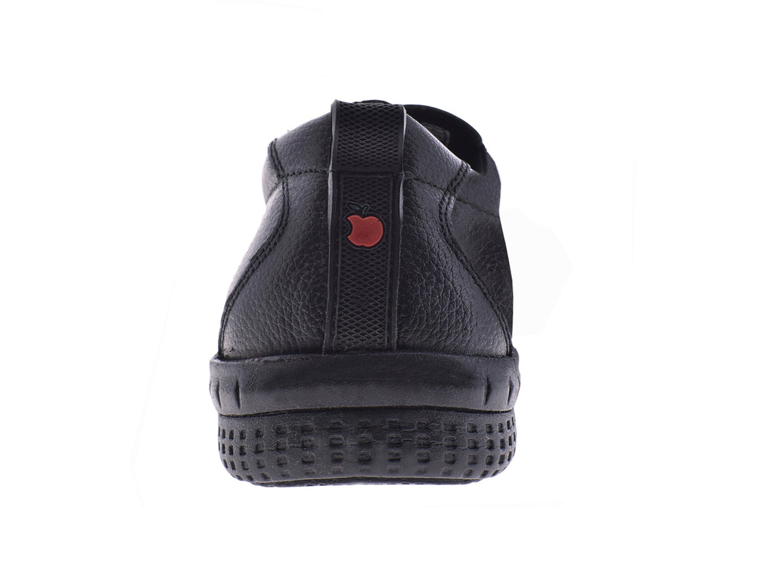 Zapato plano de piel color negro con agujetas y suela cómoda para uso casual.