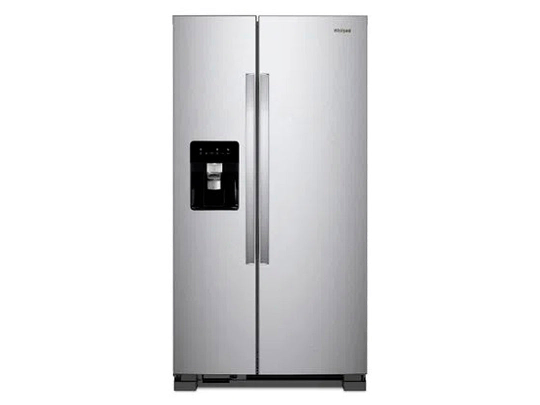 Refrigerador duplex Whirlpool color plata con dispensador de agua y hielo en la puerta izquierda.