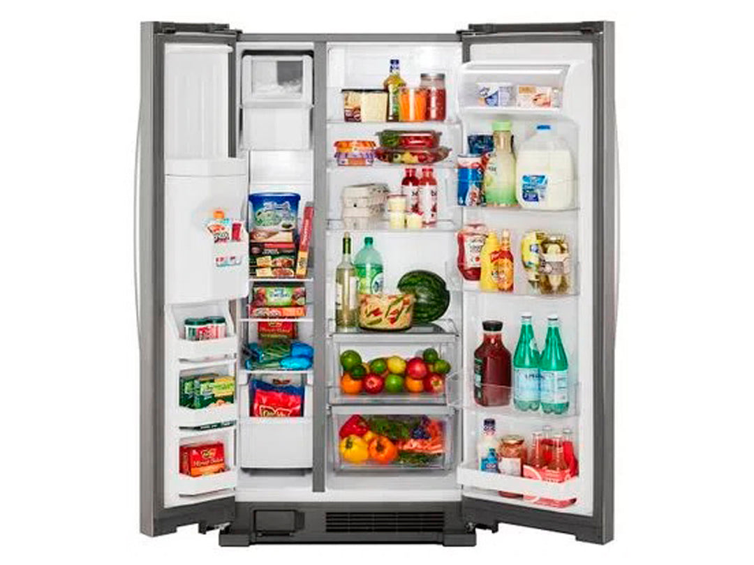 Refrigerador duplex Whirlpool color plata con dispensador de agua y hielo en la puerta izquierda.