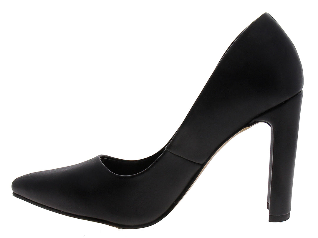 Zapato de tacón grueso color negro para mujer.