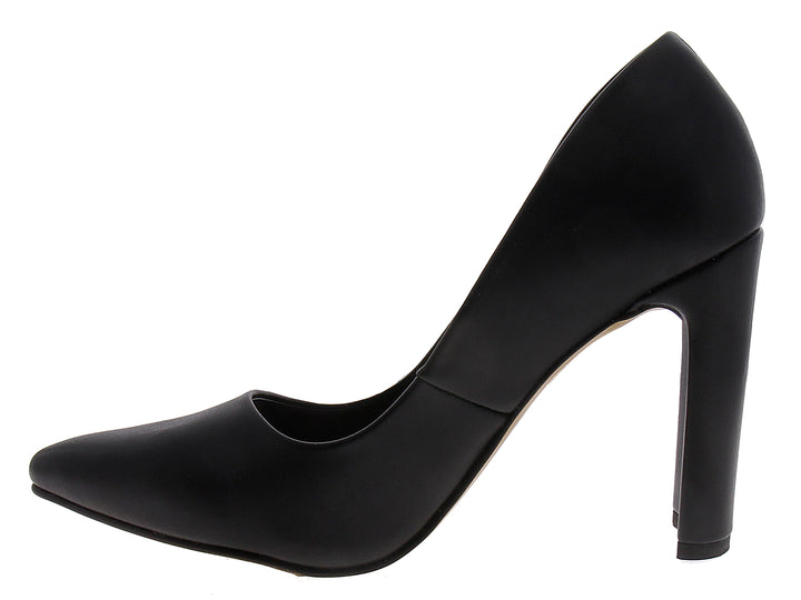 Zapato de tacón grueso color negro para mujer.