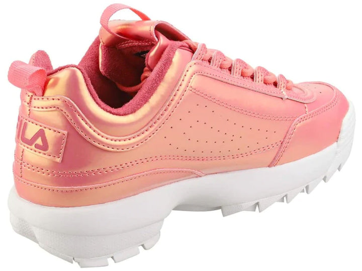 Tenis FILA Disruptor II para mujer en color rosa metálico con suela blanca dentada.