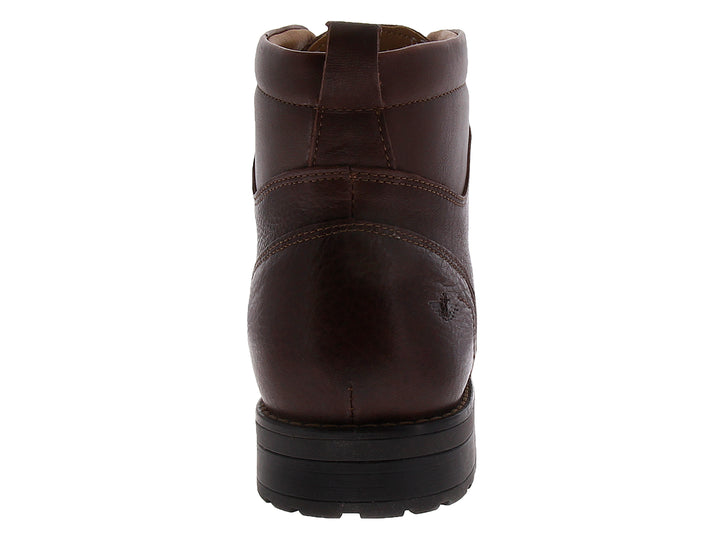 Botas de cuero color cognac para hombre con agujetas y suela oscura.
