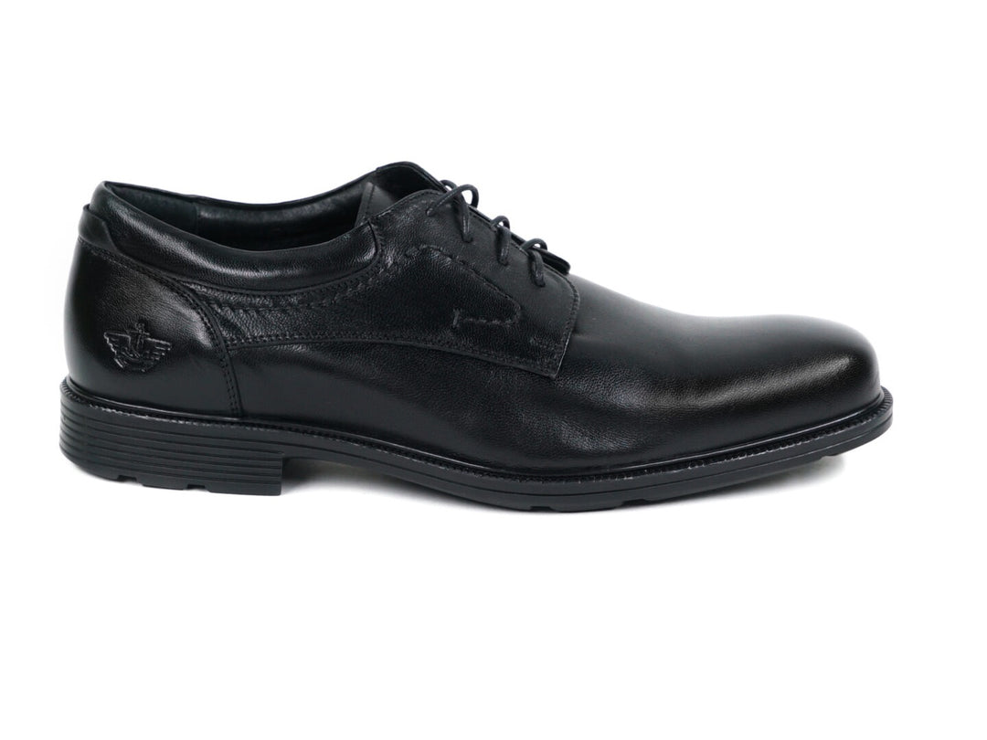 Zapato Dockers Lewis para hombre en color negro, estilo formal con agujetas.