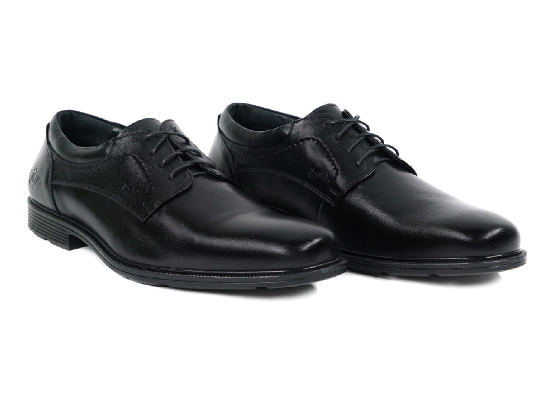Zapato Dockers Lewis para hombre en color negro, estilo formal con agujetas.