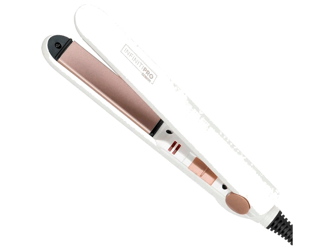 Plancha alisadora de cerámica Conair Compact Pro en color blanco perlado con detalles en oro rosa.