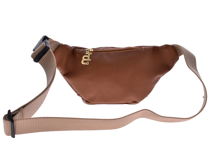 Cangurera color camel con diseño acolchado, detalles dorados y correa ajustable beige.