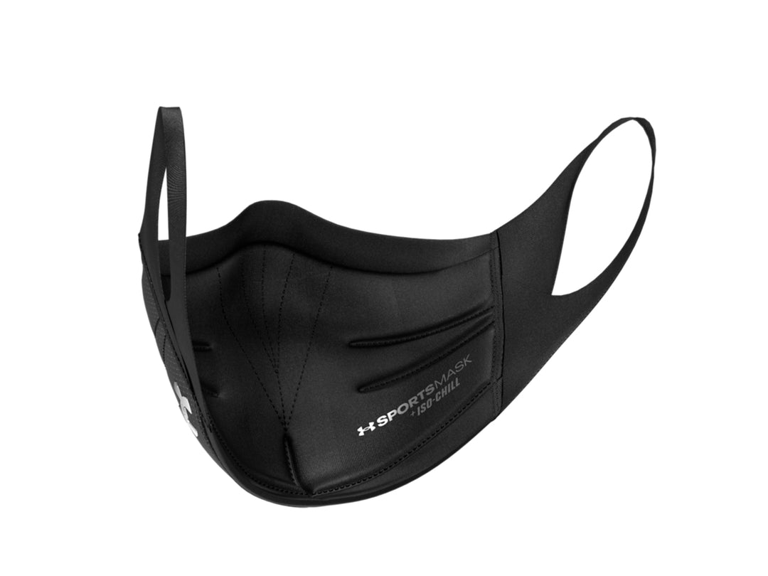Cubrebocas deportivo Under Armour de color negro con textura perforada y ajuste ergonómico.