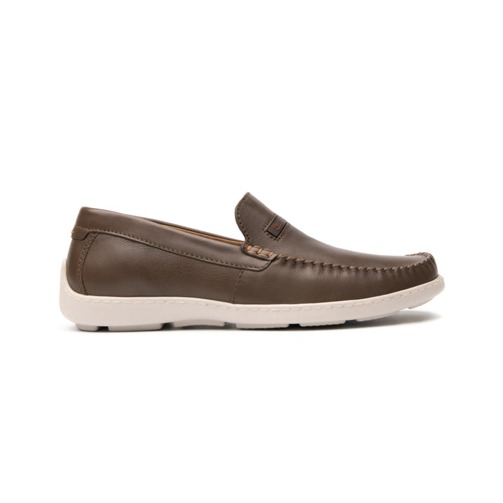 Zapato Flexi Barbados para hombre en color olivo con suela blanca.