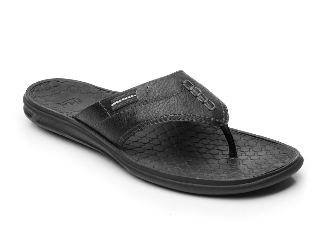 Sandalias Flexi Clifton para hombre en color negro con textura hexagonal en la plantilla.