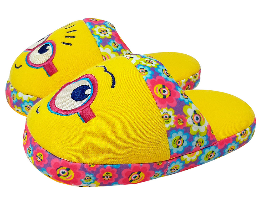 Pantuflas amarillas de Minions para niña con banda de flores coloridas.
