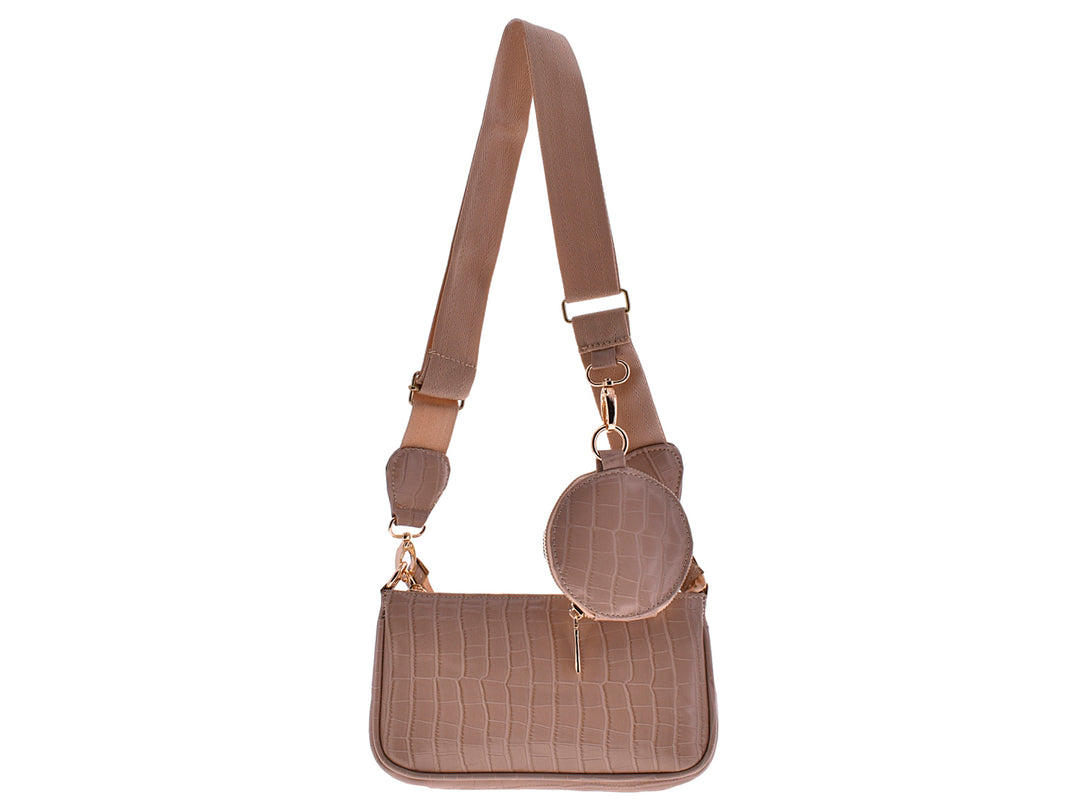 Bolso Ferretina color taupe con textura de cocodrilo, correa ancha y un pequeño monedero circular adjunto.