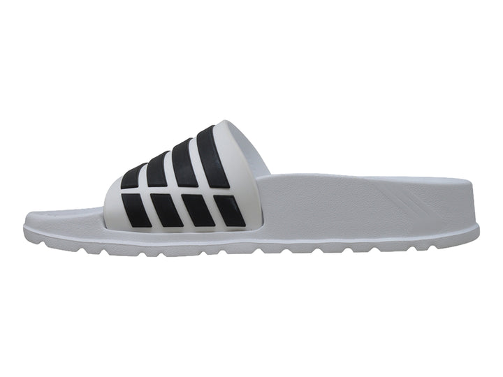 Sandalias slide para mujer de color blanco con rayas negras horizontales en la correa.