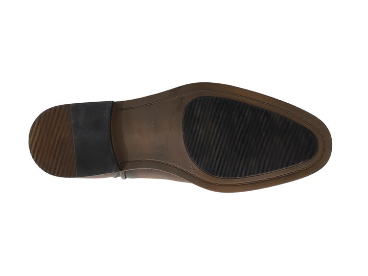 Botas de cuero color brandy para hombre con acabado degradado oscuro en la punta y el talón.