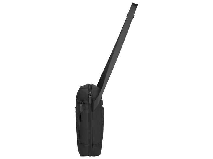 Bolso cruzado unisex color negro de la marca Victorinox con cierre superior y logotipo metálico frontal.