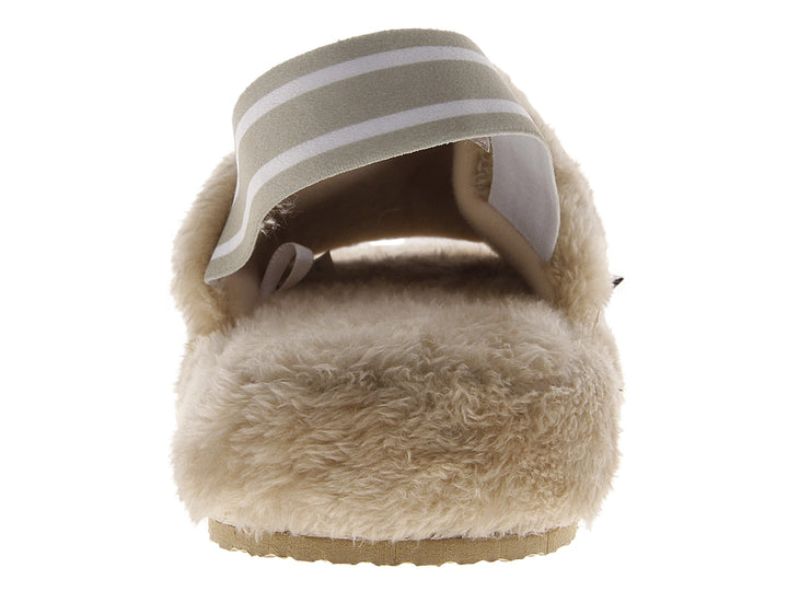 Sandalia tipo pantufla color beige con textura peluda y correa trasera.