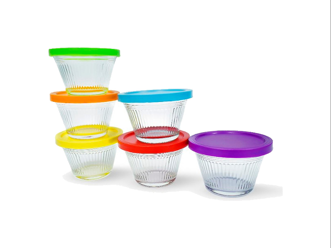 Set de 6 flaneras de vidrio transparente con tapas de plástico multicolores.