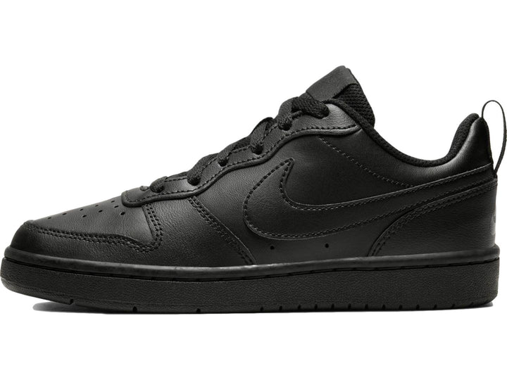 Tenis Nike Court Borough Low 2 para niño en color negro total.