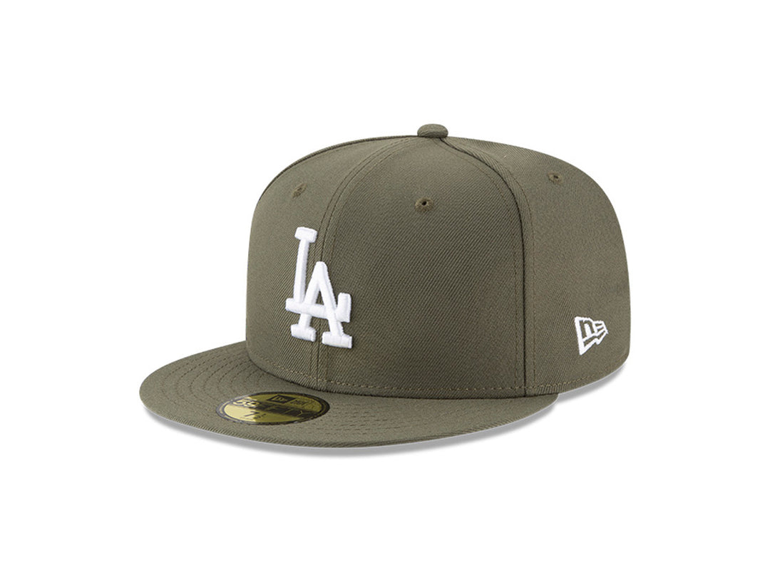 Gorra de béisbol New Era color verde medio con logotipo de Los Angeles Dodgers bordado en blanco.