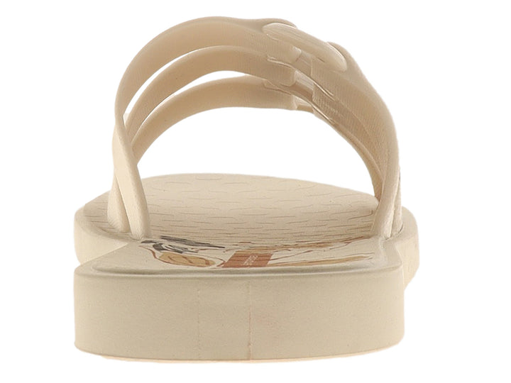 Sandalia Ipanema para mujer en color beige con tiras anchas y diseño plano.