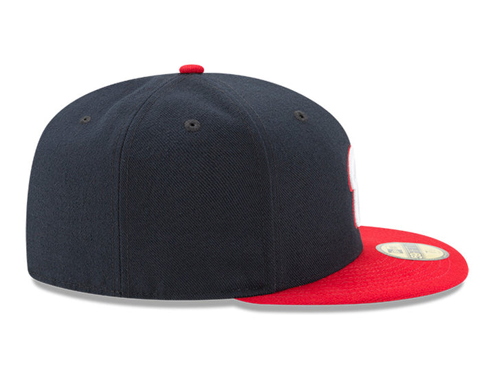 Gorra de béisbol New Era color navy con visera roja y logo de los Washington Nationals bordado en blanco.