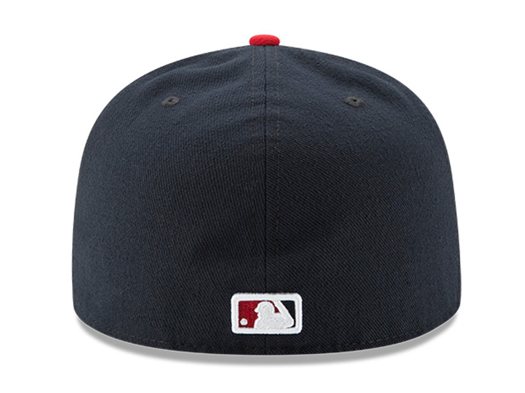 Gorra de béisbol New Era color navy con visera roja y logo de los Washington Nationals bordado en blanco.