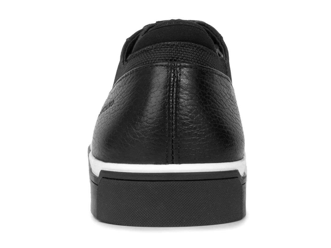 Tenis negros Brantano Stark para hombre con una línea blanca en la suela.