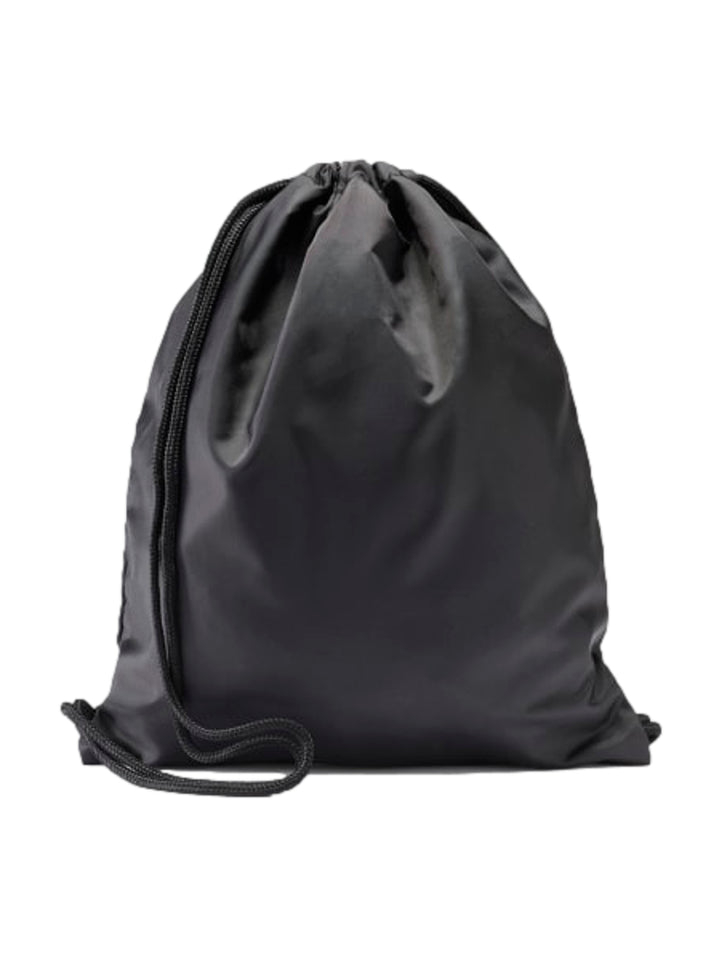Bolso deportivo negro de Reebok con cierre de cordones y logotipo blanco frontal.