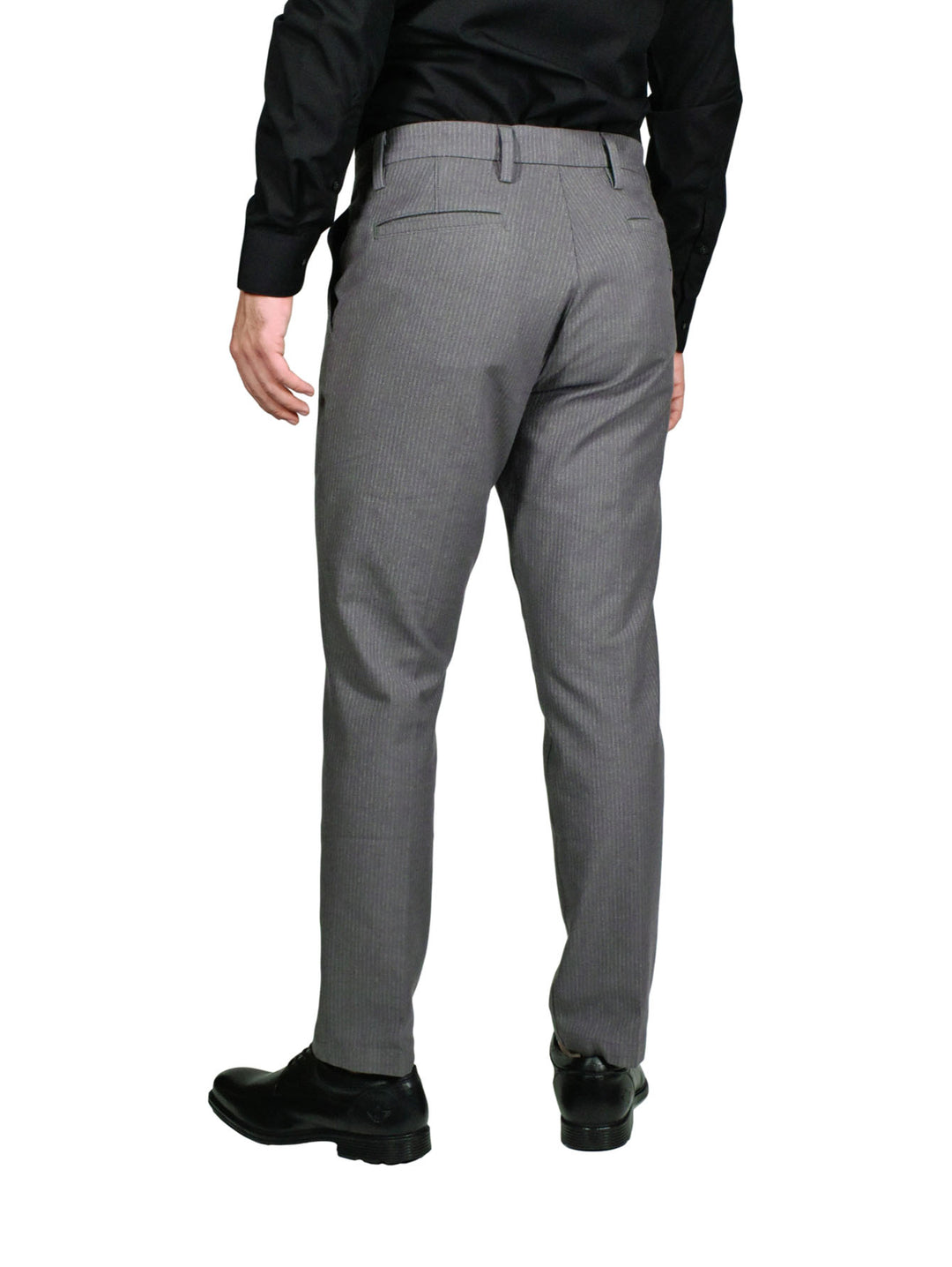Pantalón Dockers Workday para hombre en color gris oscuro, corte recto y estilo casual.