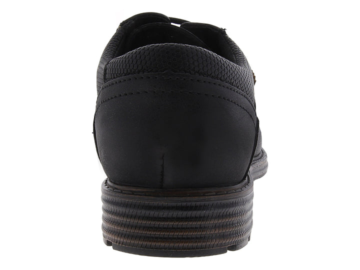 Zapato casual negro para hombre con cordones y suela en color camel.