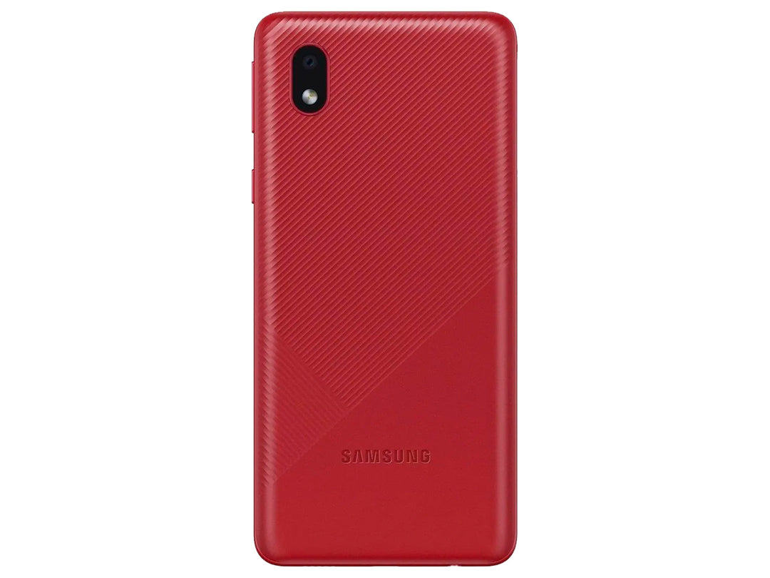 Smartphone Samsung Galaxy A01 color rojo, mostrando la parte frontal y trasera.