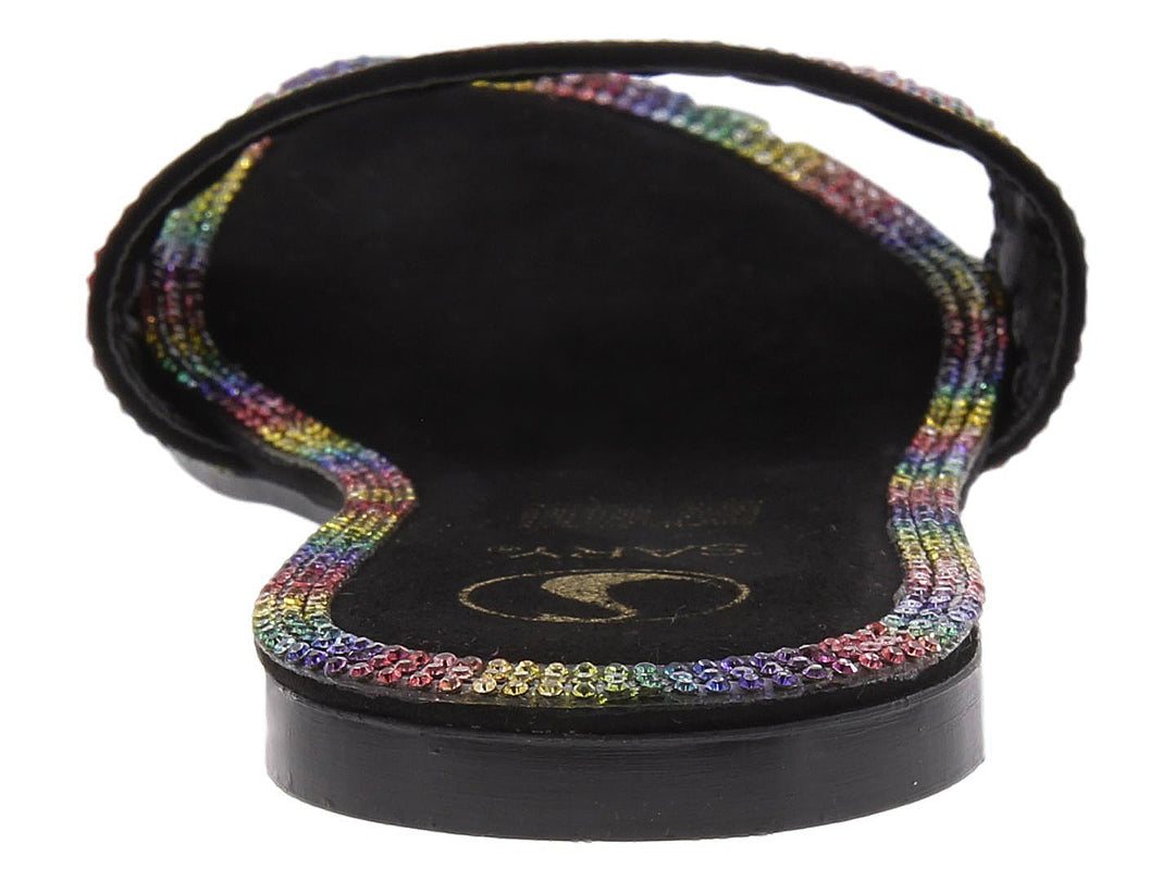 Sandalia negra para mujer con tiras horizontales multicolores brillantes.
