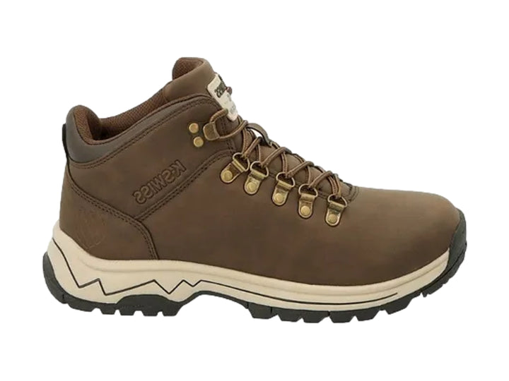 Botín deportivo K-Swiss color marrón con suela beige y negra.