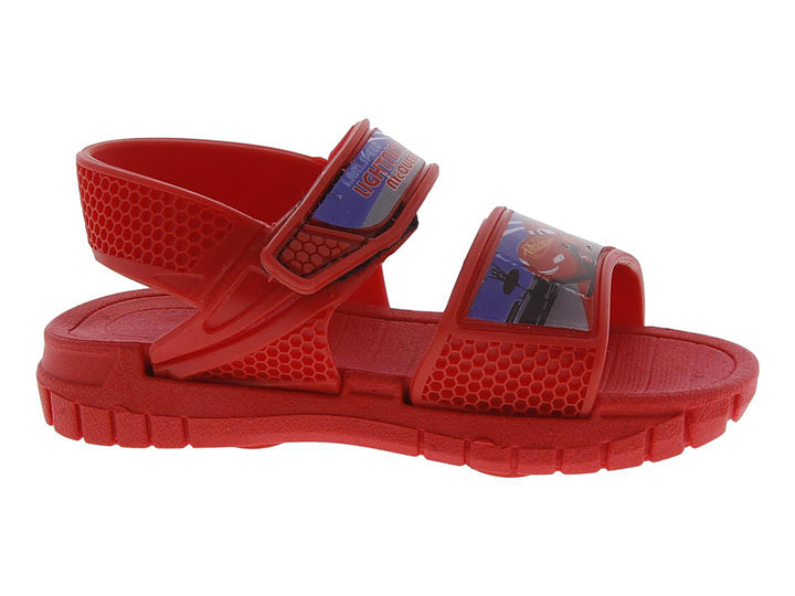 Sandalia infantil roja con estampados de Lightning McQueen y correas ajustables.