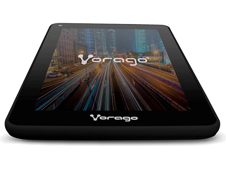 Tablet Vorago Pad 7 color negro con pantalla encendida mostrando una ciudad.