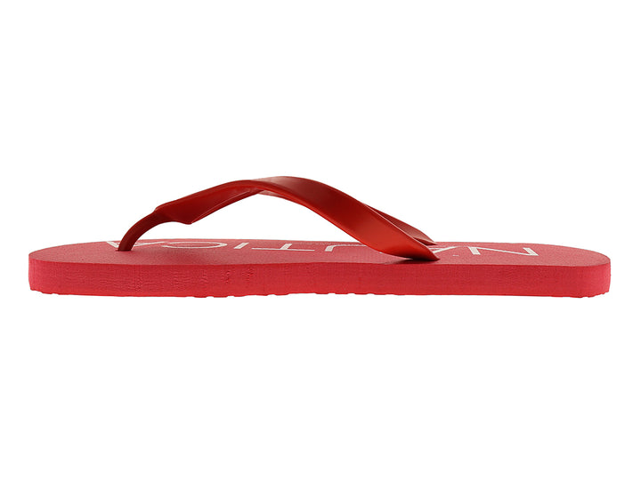 Sandalias rojas de la marca Nautica con logotipo blanco en la plantilla y diseño plano.