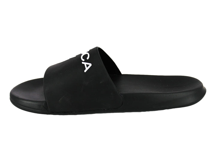 Sandalia deslizante Nautica de color negro con logotipo blanco en la banda superior.