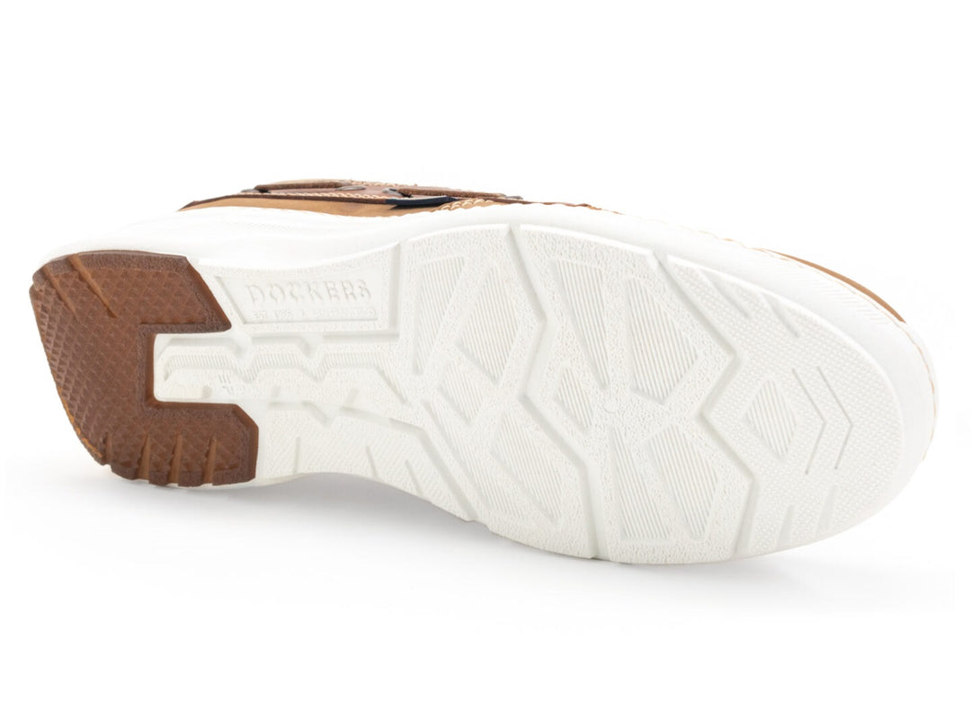 Zapato náutico Dockers Galia para hombre en color tan con suela blanca y detalles en cuero marrón.