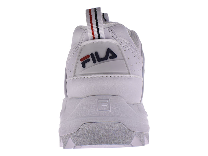 Tenis FILA Distorter en color blanco con suela gruesa y dentada, diseño deportivo moderno.
