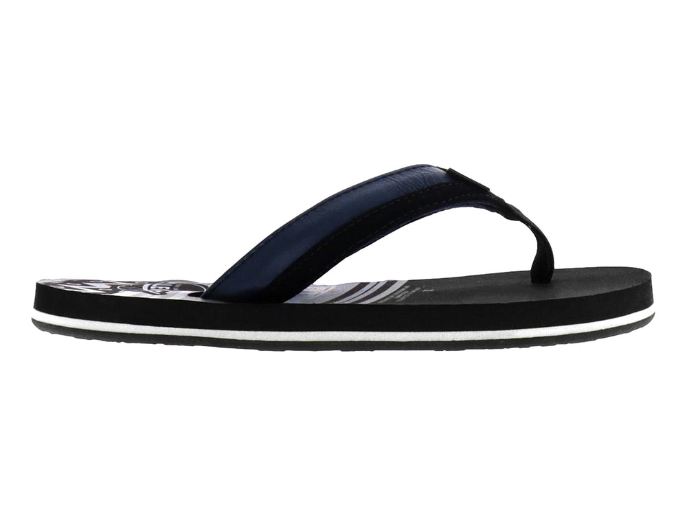 Sandalias para Niño de color azul con suela negra y una franja blanca lateral.