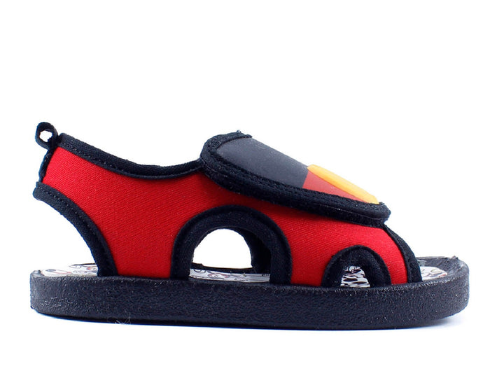 Sandalias Bubble Gummers Derek para niño en colores rojo y negro con detalles amarillos.